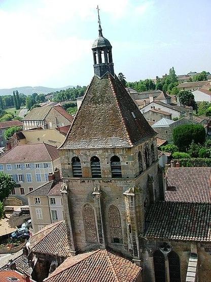 Eglise Notre-Dame à #Cluny (#SaôneEtLoire) Construction 4e quart XIIIe siècle. Eglise Notre-Dame : classement par liste de 1862.
Suite 👉 https://monumentum.fr/monument-historique/pa00113222/cluny-eglise-notre-dame
#Patrimoine #MonumentHistorique
Photo CC-BY-SA 4.0 : Auteur inconnu
