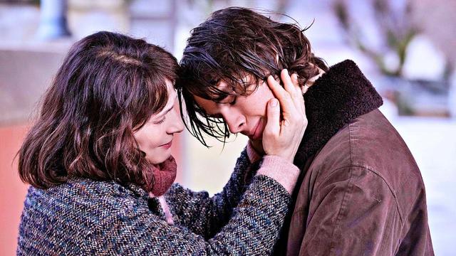 Estrelado por Paul Kircher e Juliette Binoche, 'Inverno em Paris' estreia nos cinemas: longa explora as emoções turbulentas da adolescência e complexidade das relações familiares