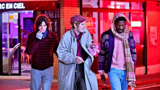 Estrelado por Paul Kircher e Juliette Binoche, 'Inverno em Paris' estreia nos cinemas: longa explora as emoções turbulentas da adolescência e complexidade das relações familiares