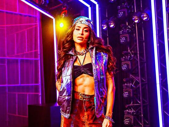 Aline Campos comanda estreia de 'Segue o Baile', novo reality do E! Entertainment: primeiro episódio já tem duas eliminações; competição de dança traz desafios individuais e em equipe que vão surpreender jurados Aline Maia, Dandan Firmo e Thiago Soares