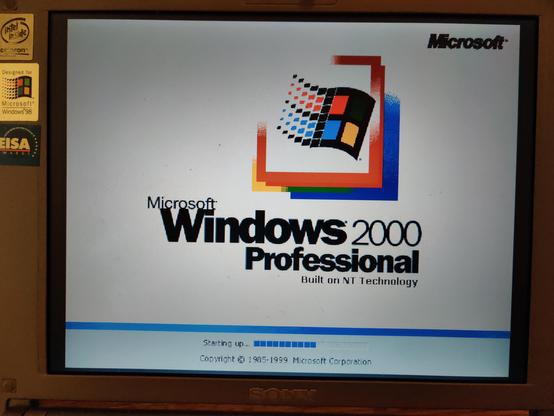 A photo of the screen displaying the Windows 2000 Professional boot screen. I haven't seen that for a few years!

God I hated Microsoft back then, but despite that, I ran Windows 2000 on my main machine for a while until I switched to Linux in 2006.

I'm surprised by the happy feeling this screen gave me! Windows 2000 was a superb workstation OS for the time.
