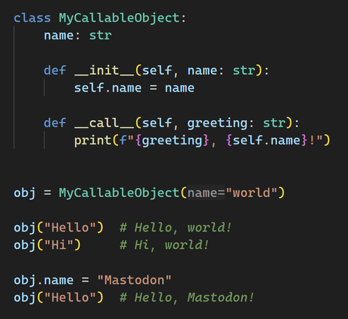 La definizione in Python di una semplice classe che instanzi un oggetto callable / function-like tramite l'implementazione del metodo built-in `__call__`.