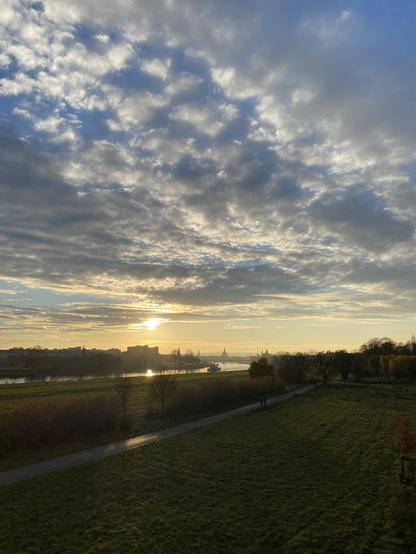 Von der Brücke aus zur Altstadt