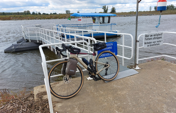 Fahrrad vor Fähre