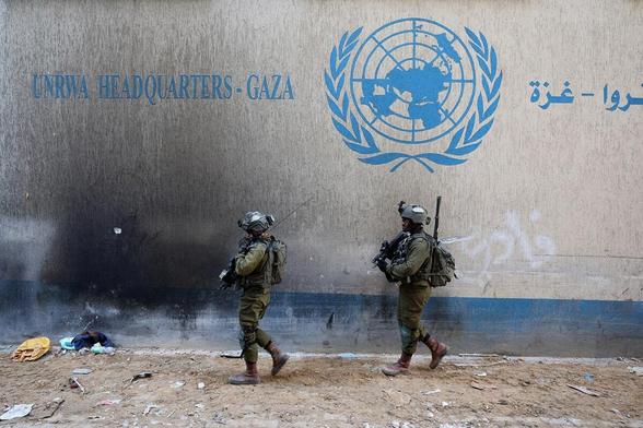 Des soldats israéliens à l’intérieur d’un complexe de l’UNRWA dans la ville de Gaza.
Photo prise lors d’une tournée médiatique organisée par l’armée israélienne le 8 février 2024.
https://www.mediapart.fr/journal/international/291024/israel-acheve-la-demolition-de-l-unrwa-l-agence-de-l-onu-pour-les-palestiniens

© Photo Jack Guez / AFP