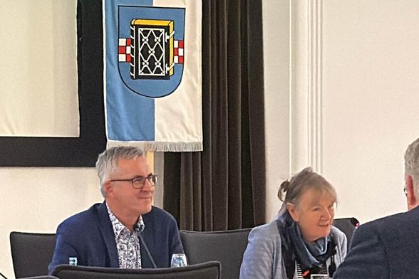 Bürgermeister Andreas Wolter (Köln; Vorsitzender des DFA) und Bochums Bürgermeisterin Gaby Schäfer