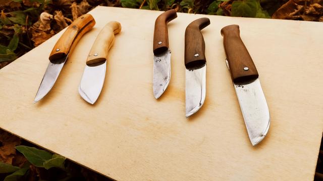 5 couteaux sur la planche Claire