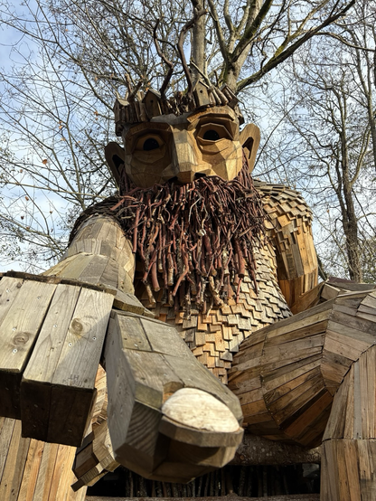Photo of Oscar the Bird King, one of the Northwest Trolls by artist Thomas Dambo.