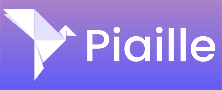 Nouveau logo de l'association Piaille : un oiseau en origami, sur fond bleu et légèrement violet. Le nom "Piaille" est écrit à côté de lui.