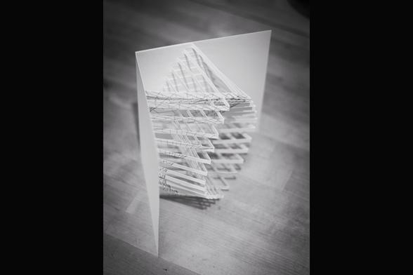 Kirigami popup formant un ovale debout