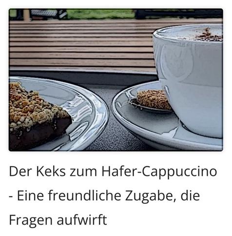 Kaffeetasse mit Keks und Kuchen auf Teller. Tisch in Außengastro