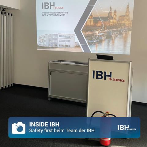Anzeige Startfolie der Arbeitsschutzunterweisung der IBH im großen Meetingraum