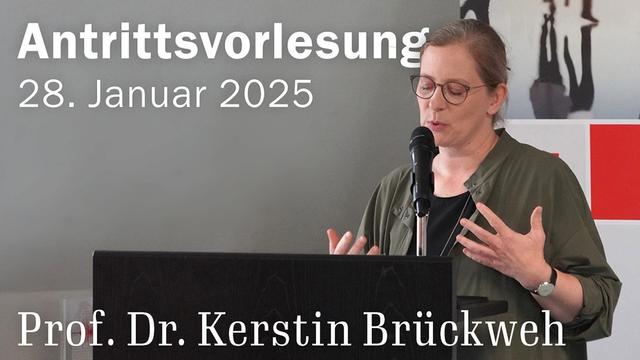 Das Bild zeigt Prof. Kerstin Brückweh bei einer Rede am IRS. Es weist auch auf die Rahmendaten der Antrittsvorlesung am Di, 28. Janaur 2025 um 18:15 Uhr an der #Viadrina hin.