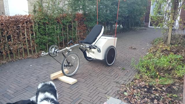 FlevoTrike is nu in zijn nieuwe thuis. Opgehaald na gekocht te hebben via internet. Fiets is van RVS. Bij mee.
