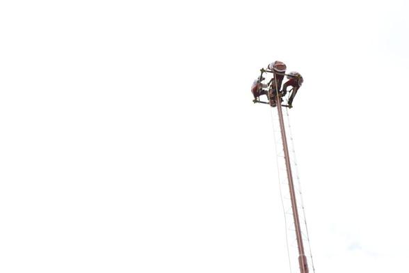 voladores de papantla en la torre