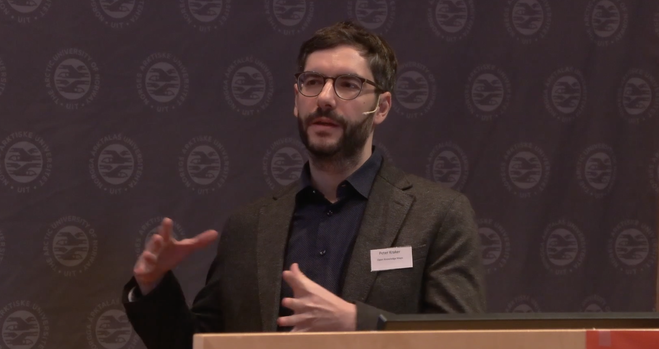Photo of Peter Kraker speaking at the Munin Conference on Scholarly Publishing in Tromsø, 26 November 2024