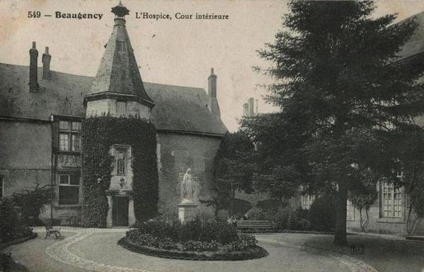 Ancien hospice à #Beaugency (#Loiret) L'ensemble de l'hospice se compose de nombreux bâtiments construits à diverses époques. Un mur de chapelle présente une corniche romane, à proximité du clocher de Saint-Fir...
Suite 👉 https://monumentum.fr/monument-historique/pa00098694/beaugency-ancien-hospice
#Patrimoine #MonumentHistorique
Photo CC-BY-SA 4.0 : Auteur inconnuUnknown author
