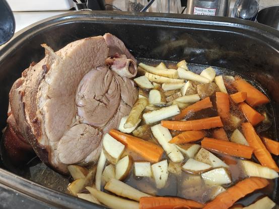 A Flavorful Feast 🍖🍺

This pre-cooked, hickory-smoked ham is getting a gourmet upgrade! 🎩 I’m infusing it with cloves, thyme, rosemary, peppercorns, and ginger. 🌿

To pair, a rich Amber Ale and a side of roasted root veggies. 🥕🥔🍻

Simple ingredients, complex flavors. 🍽️