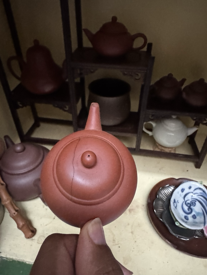 A very cheap pot that I repaired and I’m proud of my repair job. The lid is cracked.