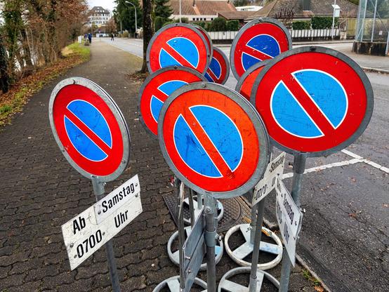 Multiple stop ban signs