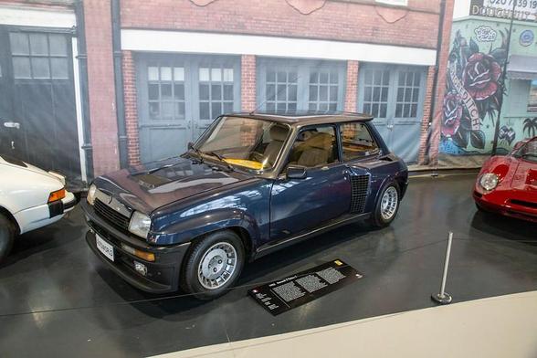 Renault 5 Turbo 2 #photography #autoworldbrussels #belgie #belgien #belgium #brussels #museum #auto #bruxelles #brüssel #car #cars #highlight #1cars #2museum #3belgium #4brussels #5tourist #6destination #7exhibit #8collection #9automobile #10interactive #hatchback #renault #turbo #r5 #80s #french #rally (Flickr 20.12.2022) https://www.flickr.com/photos/7489441@N06/52576352384