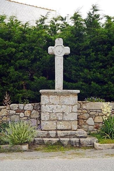 Croix de Kervaudu à #LeCroisic (#LoireAtlantique) Construction XVIIe siècle. Croix de Kervaudu : inscription par arrêté du 18 août 1944.
Suite 👉 https://monumentum.fr/monument-historique/pa00108599/le-croisic-croix-de-kervaudu
#Patrimoine #MonumentHistorique
Photo CC-BY-SA 4.0 : Poulpy