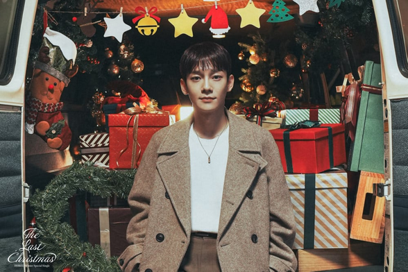 Chen in the Last Christmas Promo with a van load of presents.