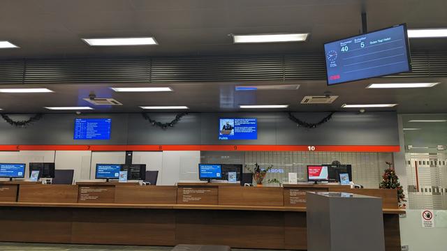 Void counters of an ÖBB customer center.