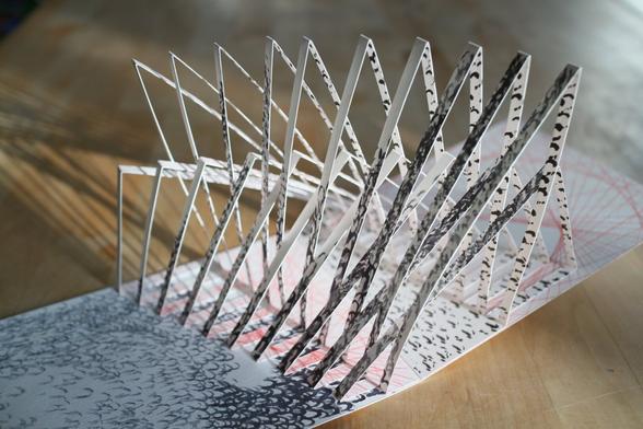 Carte Kirigami Popup aux lignes rouges et traces noires