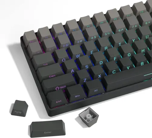 Imagem de um teclado com as teclas impressas na lateral da tecla. As faces superior não há nada impresso.