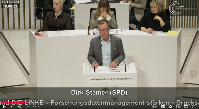 Dirk Stamer (SPD) bei der Vorstellungs des Antrags zum Forschungsdatenmanagement