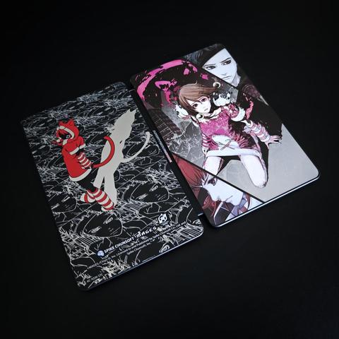 Steelbook z gry Anonymous;Code na konsolę Nintendo Switch, w formie rozłożonej, ukazującej obie okładki.