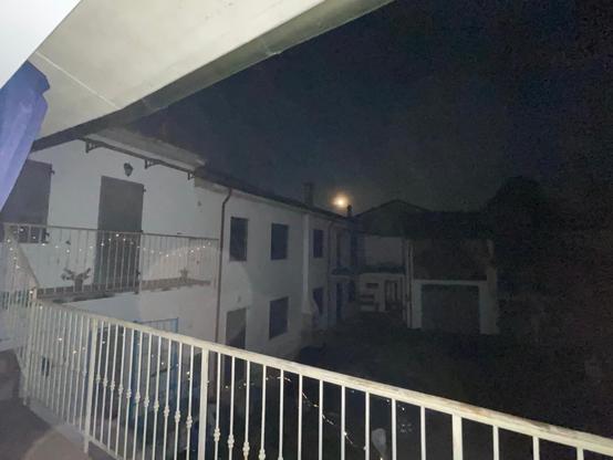 Foto di luna piena in lontananza a Lambrinia da casa mia