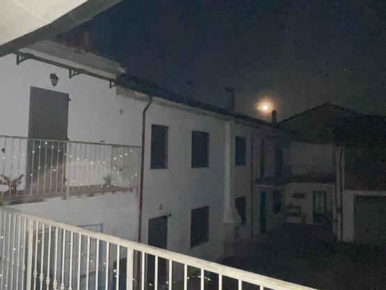 Foto di luna piena stasera a Lambrinia da casa mia