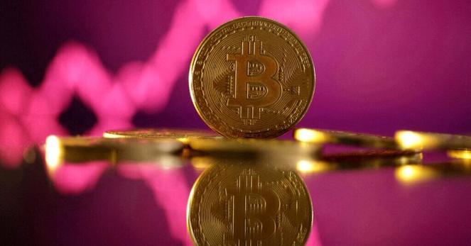 ビットコイン、一時10万6000ドル突破　トランプ氏の戦略備蓄発言で | ロイター