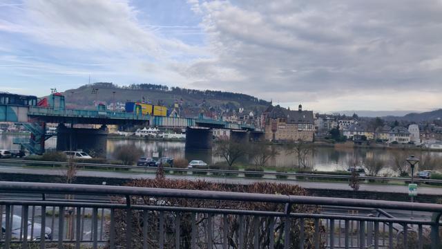 Eine Brücke über die Mosel. Traben-Trarbach.