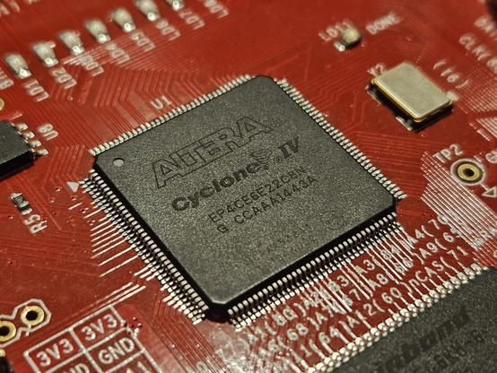 Altera Cyclone IV FPGA EP4CE6E22C8N