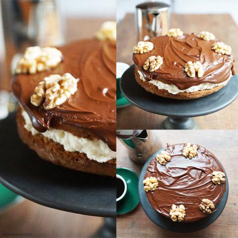 3 Fotos mit einer kleinen Walnusstorte. Ein Boden unten. Darauf folgt Aprikosenmarmelade, Schlagsahne mit Walnusstücken. Ein weiterer Boden mit einer Zartbitterganache und halben Walnüssen.
3 Fotos mit einer kleinen Walnusstorte. Ein Boden unten. Darauf folgt Aprikosenmarmelade, Schlagsahne mit Walnusstücken. Ein weiterer Boden mit einer Zartbitterganache und halben Walnüssen.