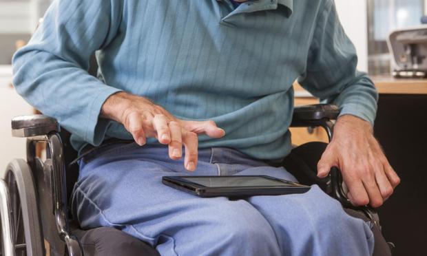 Una imagen de archivo de una persona con ataxia de Friedreich (Getty Images)