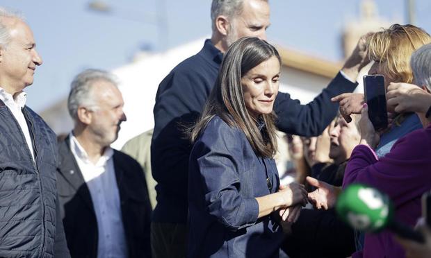 Los reyes durante su visita a Utiel el pasado 19 de noviembre. (GTRES)