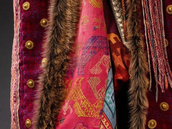 Recreation of a Persian rider from 500 BC, wearing a fur-lined and highly decorated gaunaka coat