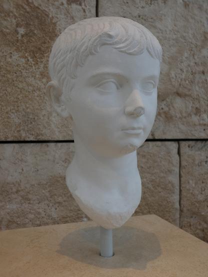 bust of gaius caesar
