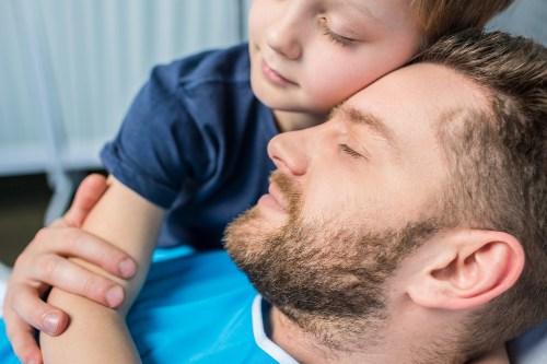 I papà millennial passano il triplo del tempo con i figli