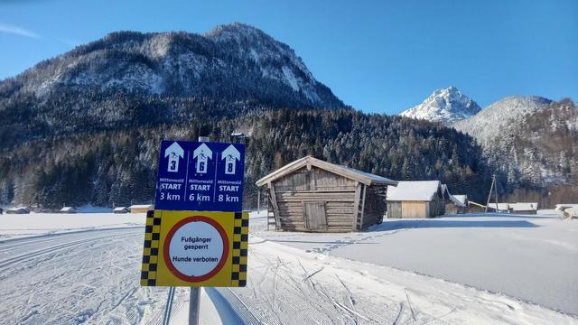 Start der Langlaufpiste.