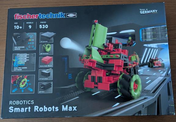 (Smart) Robot toy from Fischertechnik.