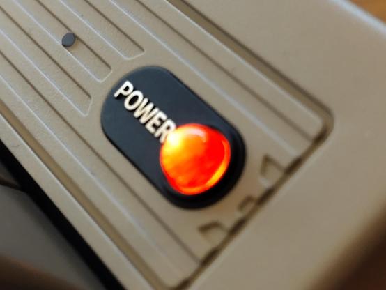 The power LED of the keyboard. It looks very similar to the power LED of a C64.