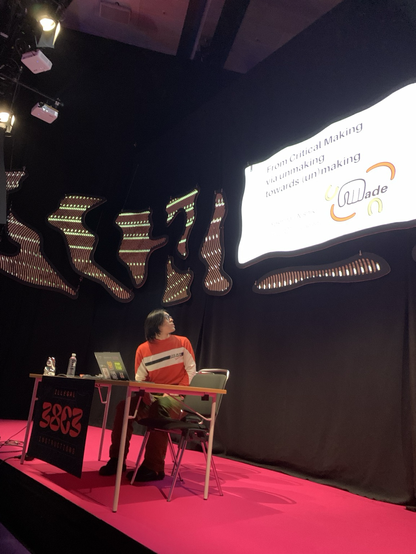 Stage Huff : Inari & his title slide