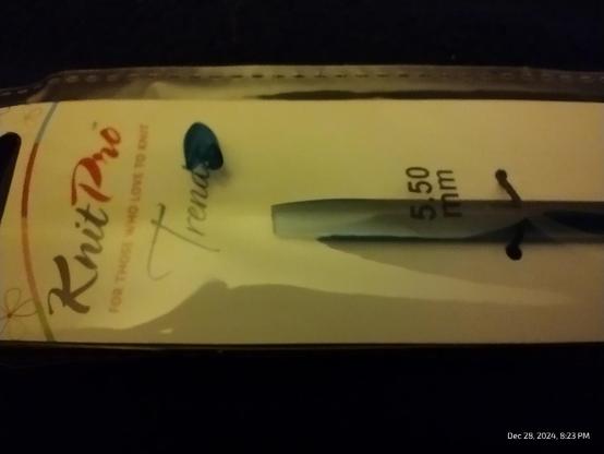 Photo of a Knitpro  'Trendz'  (plastic) Tunisian Cabled Crochet Hook,  with the hook tip snapped off.