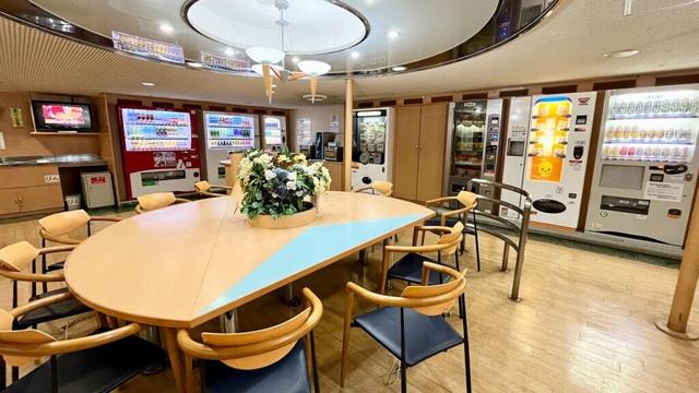 18-Hour Midnight Vending Machine Ferry Adventure in Japan | Tokyo to Hokkaido