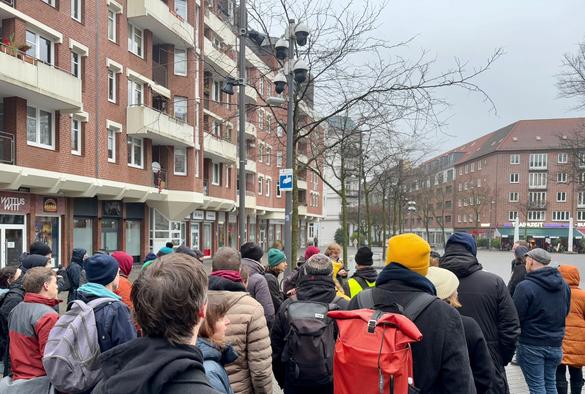 Überwachungsspaziergang zivilgesellschaftlicher Vereine des Bündnisses ReclaimYourFace